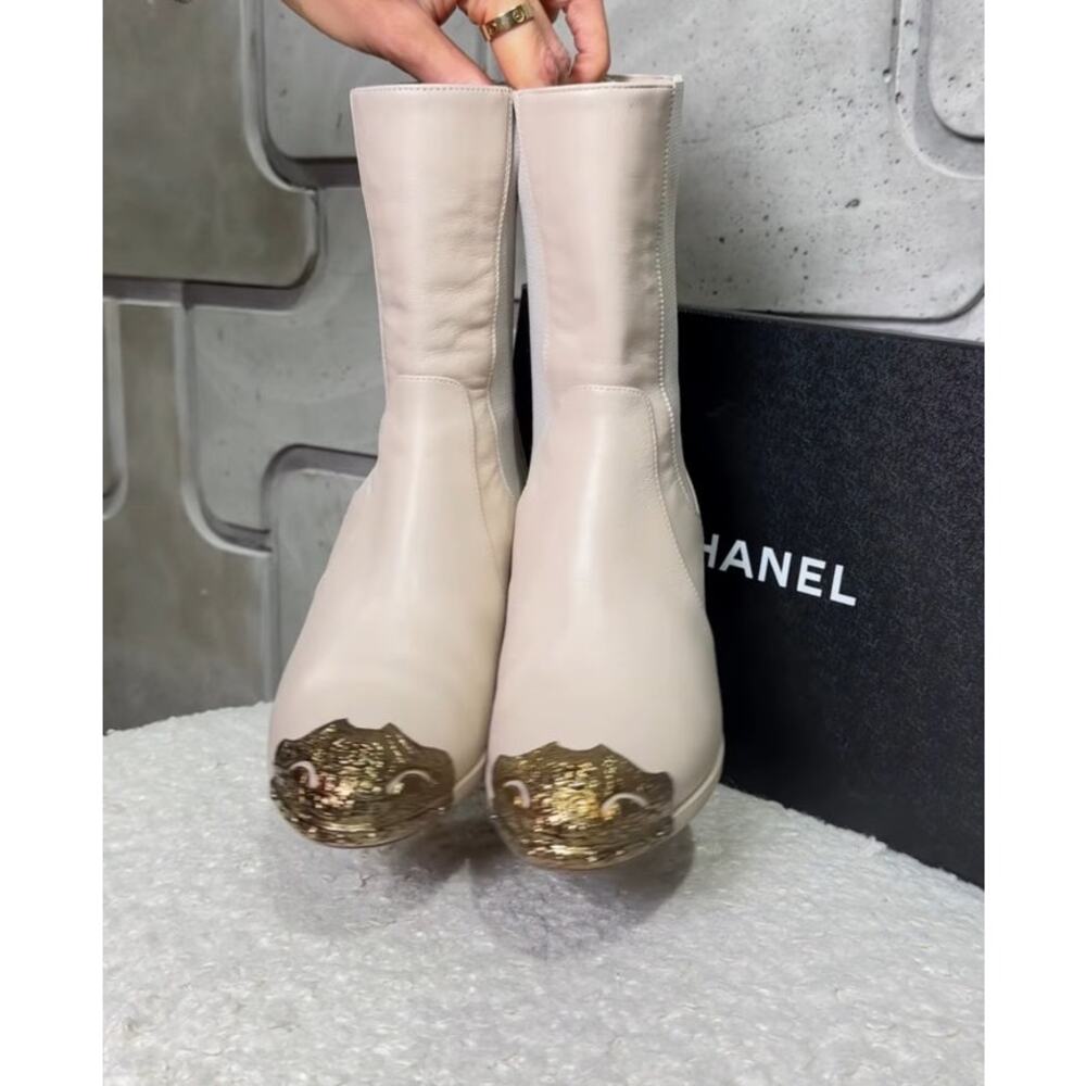Chanel Paris-Dallas Beige Leather Ankle Boots - Size 37 - Picture 3 of 16